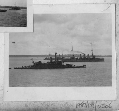 HMS Mersey off Mafia Island, Tanzanian Zanzibar Archipelago by Unbekannt