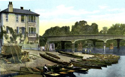 Hampton Court Bridge, London by Unbekannt