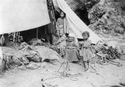 Hill Tribe Family, Chakrata by Unbekannt