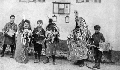 Hobby-Horse, May Day Ceremonies, Somerset, c1922 by Unbekannt