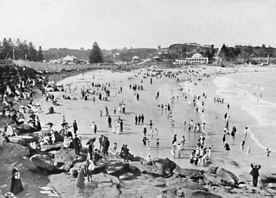 Holiday Time, Coogee Bay by Unbekannt