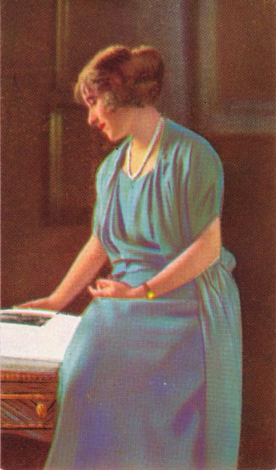 Lady Elizabeth Bowes-Lyon by Unbekannt