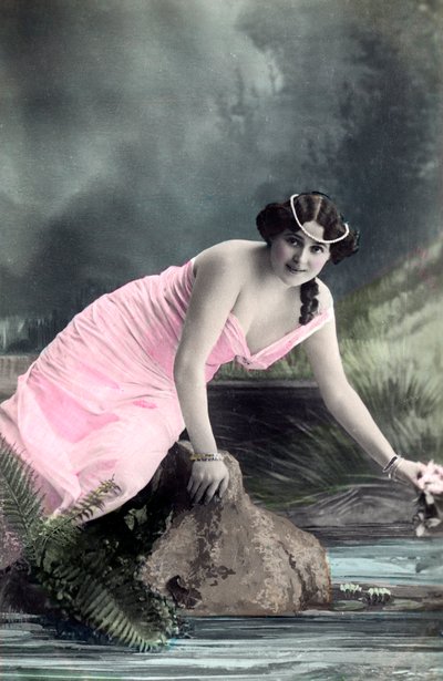 Liane de Vries, opera singer, early 20th century by Unbekannt