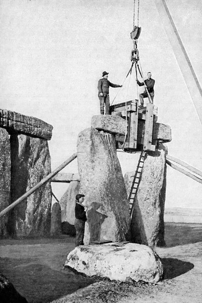 Lifting of an Impost at Stonehenge by Unbekannt