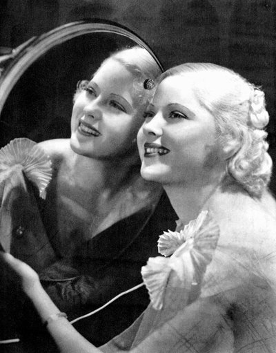 Mary Carlisle, American actress and singer by Unbekannt