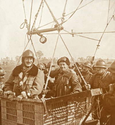 Men in observation balloon basket, c1914-c1918 by Unbekannt