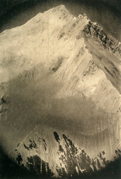 North East Ridge of Mount Everest, c1918-c1939 by Unbekannt
