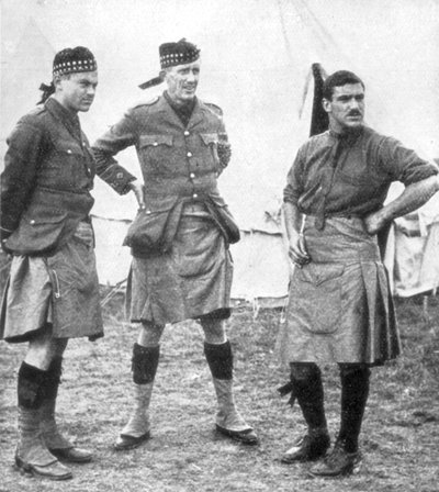 Officers of the Canadian Highlanders, 1915 by Unbekannt