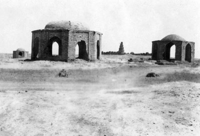 Outside Samarra City, Mesopotamia by Unbekannt