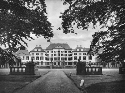 Palace Het Loo, Apeldoorn, Netherlands by Unbekannt