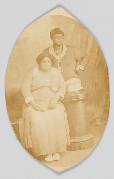 Photographic Postcard of Two Unidentified Women by Unbekannt