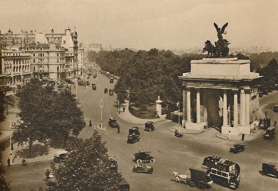 Piccadilly and the Quadriga of Constitution Hill by Unbekannt