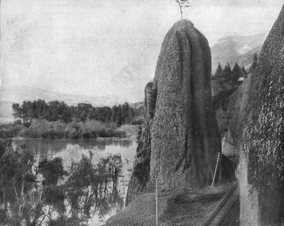 Pillars of Hercules, Columbia River, USA, c1900 by Unbekannt