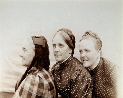 Portrait of Three Women, Russia, 1890s by Unbekannt