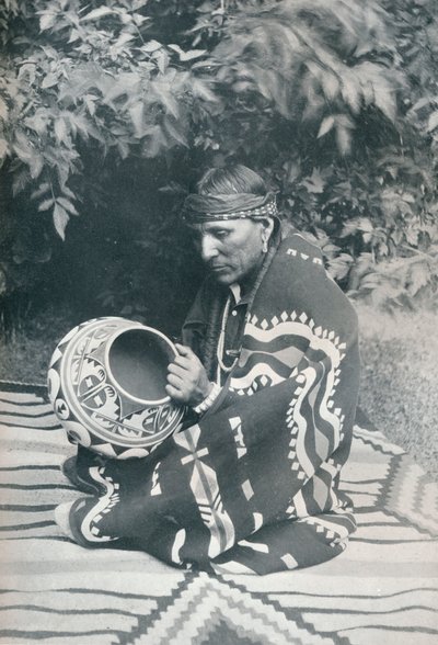 Pueblo Indian Pottery by Unbekannt