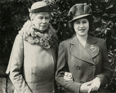Queen Mary with Princess Elizabeth, April 1944 by Unbekannt