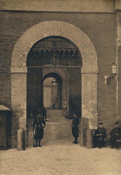 Rome - Entrance to the Vatican Palace, 1910 by Unbekannt