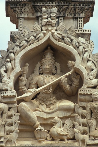 Sculpture of Hindu Goddess Sarasvati, Belur, India by Unbekannt