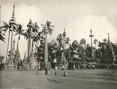 Shrines at the Shwe Dagon Pagoda, Rangoon, 1900 by Unbekannt