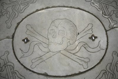 Skull and bones, Florence, Italy by Unbekannt