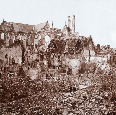 Soissons Cathedral, Soissons, Northern France, c1914-c1918 by Unbekannt