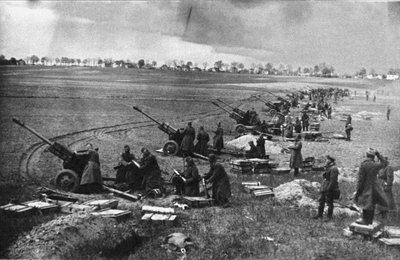 Soviet Artillery at the Seelow Heights by Unbekannt