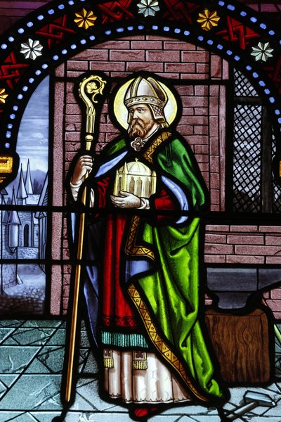 Stained glass window. Saint Eligius, Toucy, France by Unbekannt
