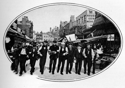 Street Melody, London by Unbekannt