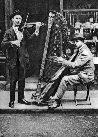 Street musicians, London by Unbekannt