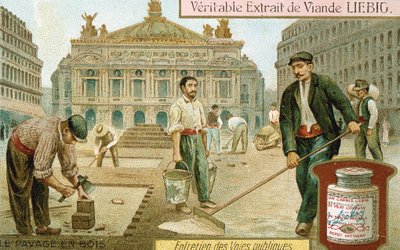 Surfacing a Paris street with wooden blocks, c1900 by Unbekannt