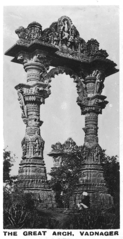 The Great Arch, Vadnagar, Gujarat, India, c. 1925 by Unbekannt