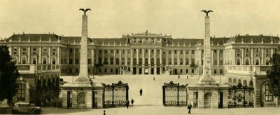 The Schönbrunn Palace, Vienna, Austria by Unbekannt