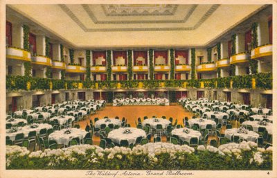 The Waldorf Astoria, Grand Ballroom by Unbekannt