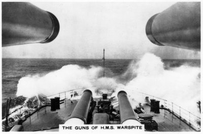 The guns of the battleship HMS Warspite by Unbekannt