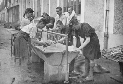 The Morning Toilet on the Continent, 1914 by Unbekannt