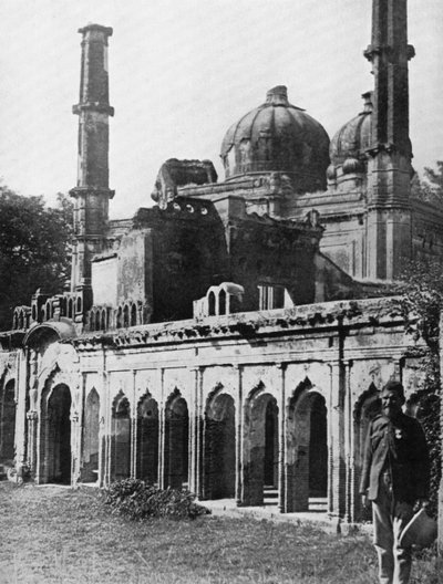The Old Mosque at Lucknow, India by Unbekannt