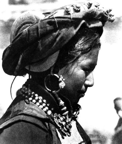 Tibetan woman, 1938 by Unbekannt