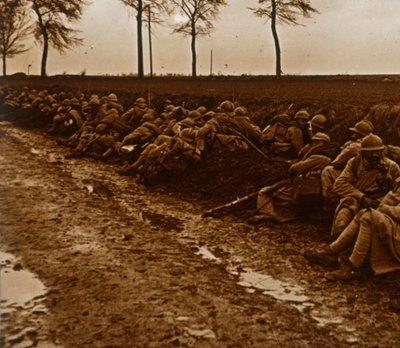 Troops by side of road by Unbekannt