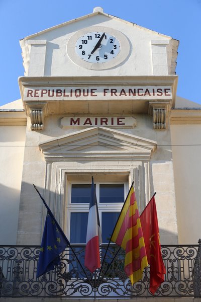 Vallabregues City Hall by Unbekannt