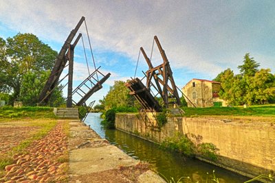 Langloise Bridge at Arles by Unbekannt