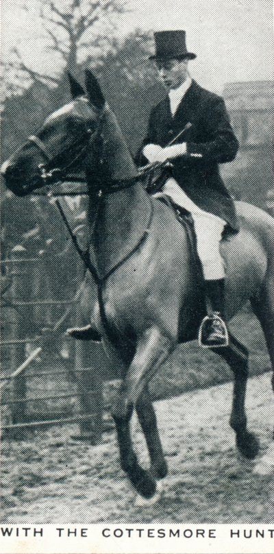 With the Cottesmore Hunt by Unbekannt