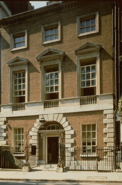 Entrance to No. 44 Berkeley Square, London by Unbekannt Unbekannt