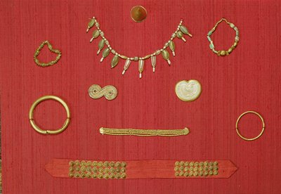 Selection of jewellery, Harappa, 2300-1750 BC by Unbekannt Unbekannt