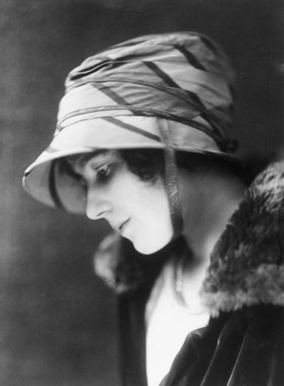 Lady Elizabeth Bowes-Lyon (1900-2002), c. 1920s by Unbekannt