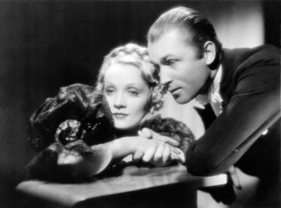 Marlene Dietrich and Brian Aherne by Unbekannt