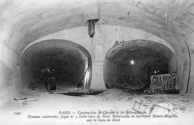 Paris Metro - construction of underground by Unbekannter Künstler