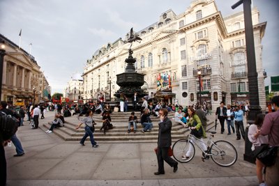 Piccadilly Circus, London by Unbekannt