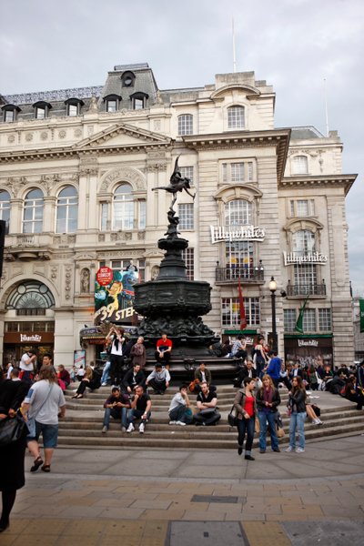 Piccadilly Circus, London by Unbekannt