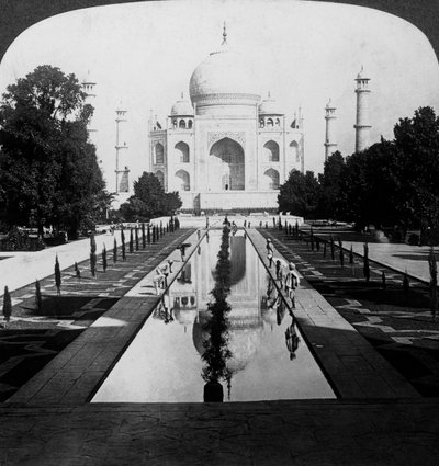 Taj Mahal, Agra, Uttar Pradesh, India by Underwood and Underwood