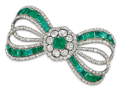 Bow brooch by Unknown artist